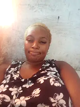 Snapshot of Foxy_Bee chatting on October 22, 8:47 am Foxy Bee online show from October 22, 8:47 am