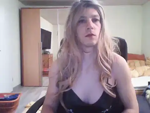 Snapshot of Kinky-Kristina chatting on March 22, 9:53 pm Kinky-Kristina online show from March 22, 9:53 pm