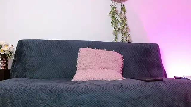 Kendal Mosk online show from April 1, 11:13 pm