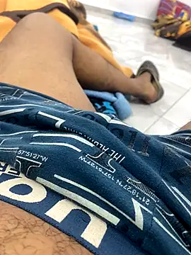 Lahcene online show from November 5, 5:46 pm