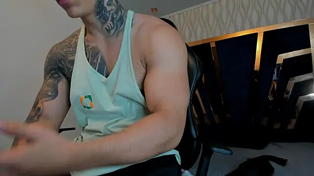 Flynn Riider online show from November 30, 5:17 pm