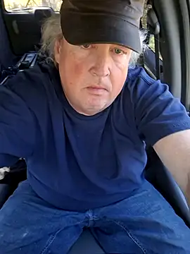 Snapshot of Bus310A chatting on November 3, 4:19 pm Bus310A online show from November 3, 4:19 pm