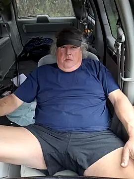 Snapshot of Bus310A chatting on November 7, 5:24 pm Bus310A online show from November 7, 5:24 pm