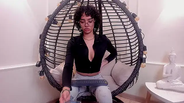 Snapshot of slutty_venus chatting on January 12, 7:53 pm slutty venus online show from January 12, 7:53 pm