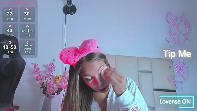 HaleyAmaya online show from October 31, 12:50 pm