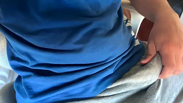 Axeeeeeeeeeeeel online show from April 12, 12:21 pm