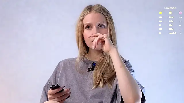 WiloneEsse online show from March 12, 1:14 am