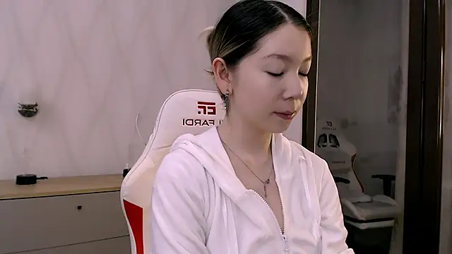 Babby Rabbit online show from November 10, 5:56 pm