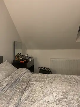 littlebambi26 online show from March 12, 1:12 am