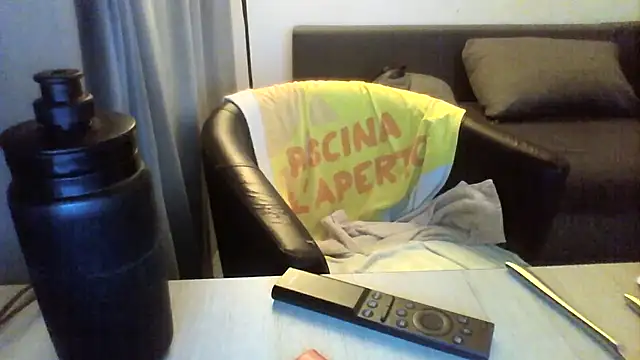 Snapshot of Avamereandmikel chatting on September 9, 11:48 pm Avamereandmikel online show from September 9, 11:48 pm