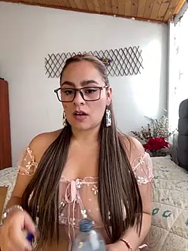 Snapshot of Gabriela-Parker_ chatting on February 13, 3:24 pm Gabriela-Parker  online show from February 13, 3:24 pm