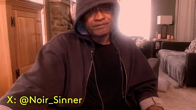 Snapshot of sinnernoir chatting on October 16, 3:13 pm sinnernoir online show from October 16, 3:13 pm