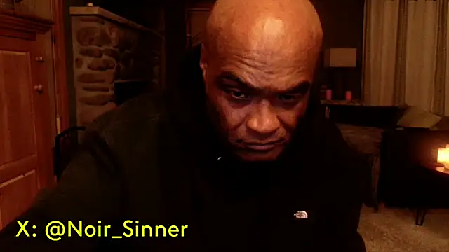 Snapshot of sinnernoir chatting on October 24, 1:35 am sinnernoir online show from October 24, 1:35 am