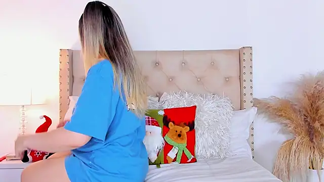 marilynrossy online show from December 12, 1:43 am