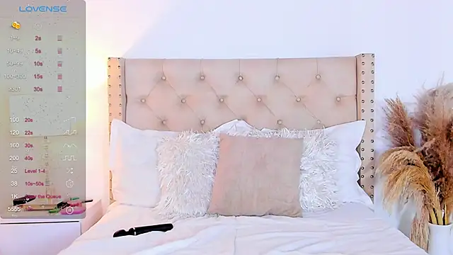 marilynrossy online show from March 17, 3:47 am