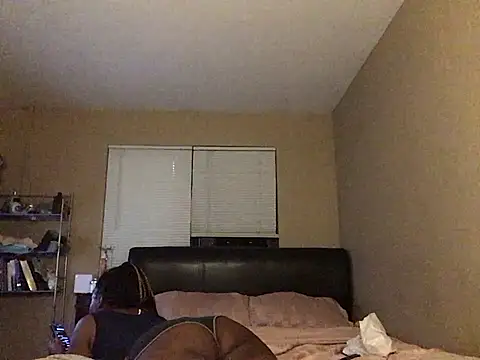 Snapshot of Eboni03 chatting on December 17, 7:40 am Eboni03 online show from December 17, 7:40 am