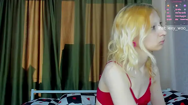 Snapshot of Lexy-Woorhez chatting on March 15, 11:27 am Lexy-Woorhez online show from March 15, 11:27 am