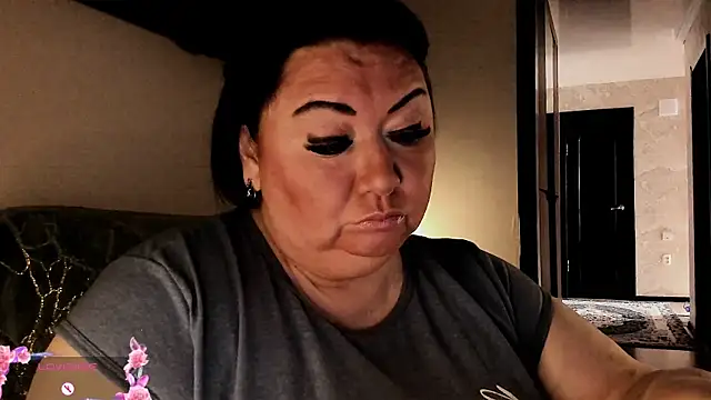 SexxyDreams1 online show from September 30, 5:12 am