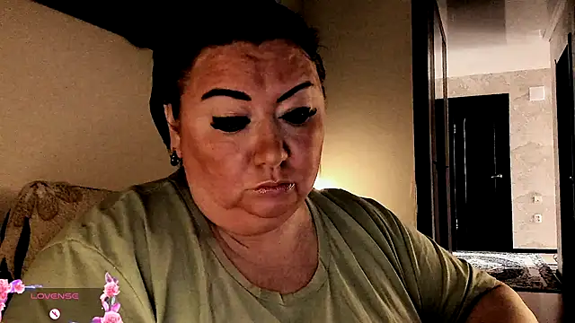 SexxyDreams1 online show from October 2, 5:47 am