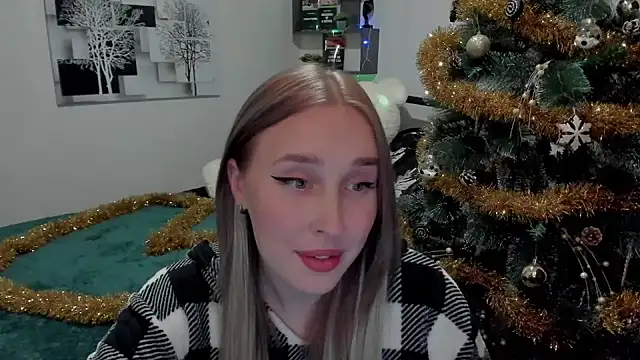 LinaTruly online show from December 20, 7:50 pm