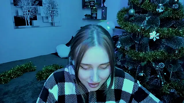 LinaTruly online show from December 21, 8:10 pm