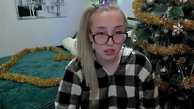 LinaTruly online show from December 23, 8:03 pm