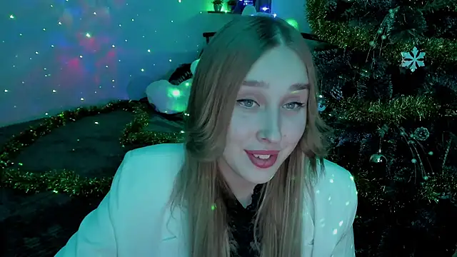 LinaTruly online show from December 28, 8:04 pm