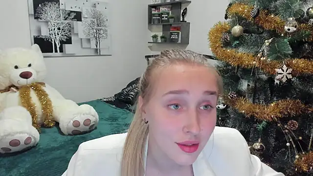 LinaTruly online show from January 12, 8:25 pm