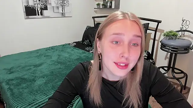 LinaTruly online show from January 30, 8:21 pm