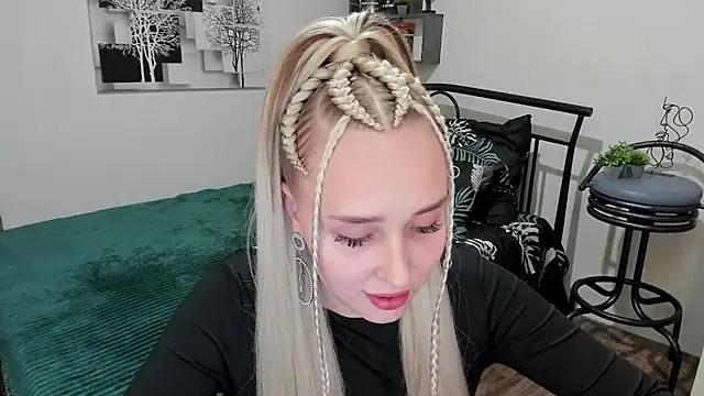 LinaTruly online show from February 15, 9:04 pm