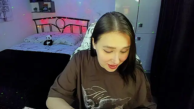 LinaTruly online show from November 6, 8:43 pm