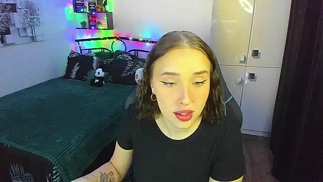 LinaTruly online show from February 20, 10:21 pm