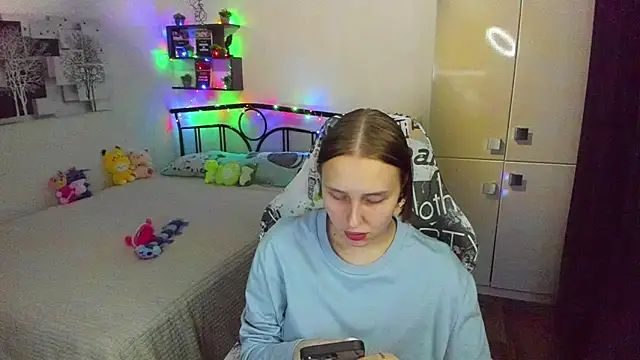 Snapshot of LinaTruly chatting on April 23, 9:17 pm LinaTruly online show from April 23, 9:17 pm