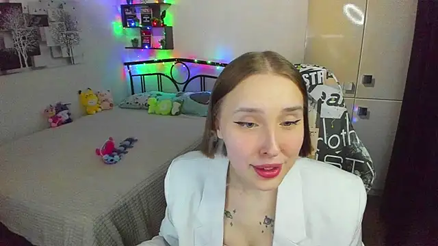 Snapshot of LinaTruly chatting on April 24, 9:28 pm LinaTruly online show from April 24, 9:28 pm