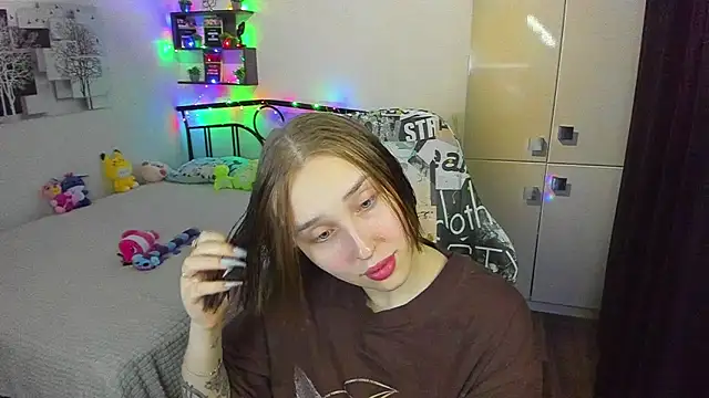 Snapshot of LinaTruly chatting on May 11, 9:12 pm LinaTruly online show from May 11, 9:12 pm
