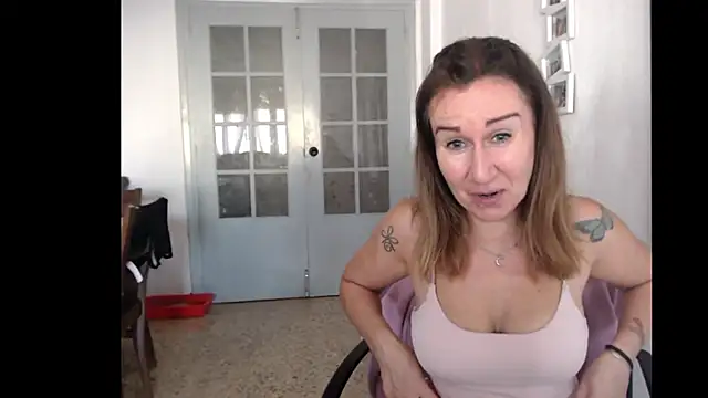 Snapshot of TamaraSweetxo chatting on September 15, 3:56 pm TamaraSweetxo online show from September 15, 3:56 pm