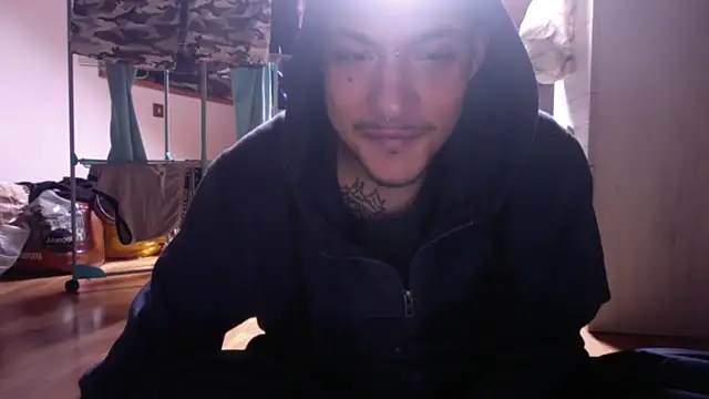 Snapshot of FTM98xxx chatting on February 8, 9:45 am FTM98xxx online show from February 8, 9:45 am