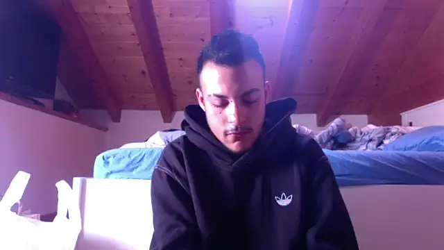 Snapshot of FTM98xxx chatting on February 21, 10:16 am FTM98xxx online show from February 21, 10:16 am