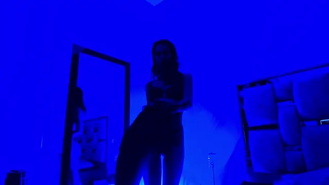 jolie lov online show from February 14, 1:40 pm