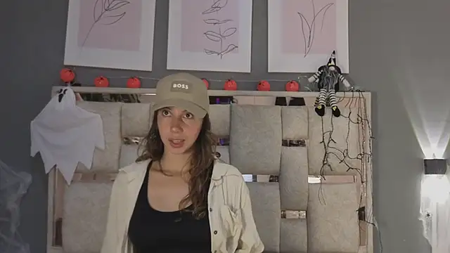 jolie lov online show from October 27, 1:15 pm