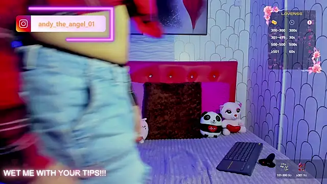 Snapshot of andy_angell1 chatting on February 15, 4:47 am andy angell1 online show from February 15, 4:47 am