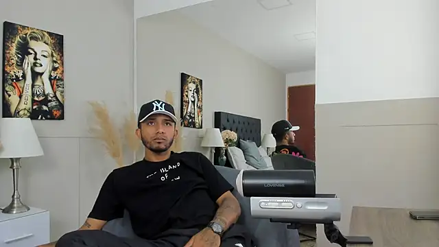 Snapshot of Robin_Rief chatting on January 23, 4:09 am Robin Rief online show from January 23, 4:09 am