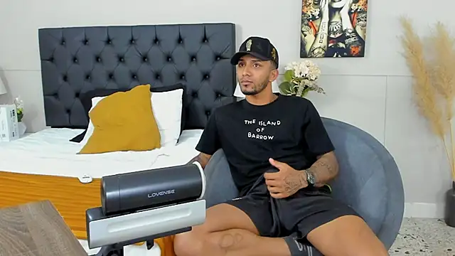 Snapshot of Robin_Rief chatting on February 26, 9:32 am Robin Rief online show from February 26, 9:32 am