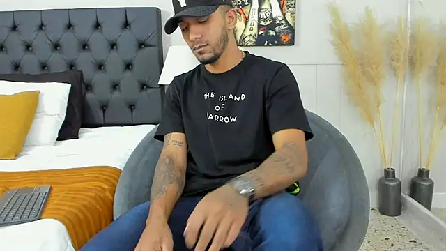 Snapshot of Robin_Rief chatting on February 28, 3:26 am Robin Rief online show from February 28, 3:26 am