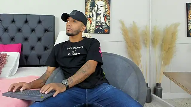 Snapshot of Robin_Rief chatting on March 9, 3:22 am Robin Rief online show from March 9, 3:22 am