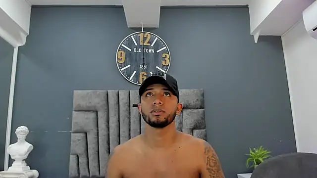 Robin Rief online show from April 4, 7:22 pm