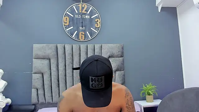 Robin Rief online show from April 6, 8:54 pm