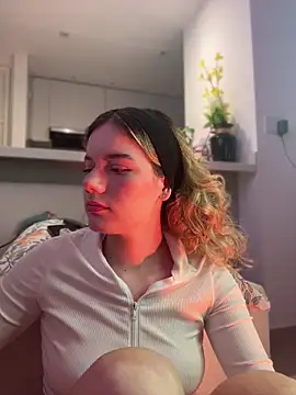 NicoleCut online show from April 16, 9:43 am