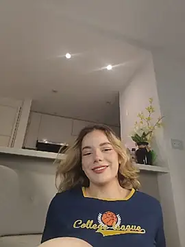 NicoleCut online show from May 25, 9:04 am
