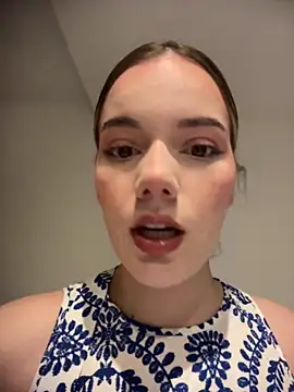 Snapshot of NicoleCut chatting on July 1, 12:12 am NicoleCut online show from July 1, 12:12 am